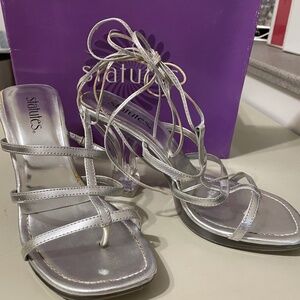 Statutes Silver Dress Heels Shoes/Sandles - Size 7.5